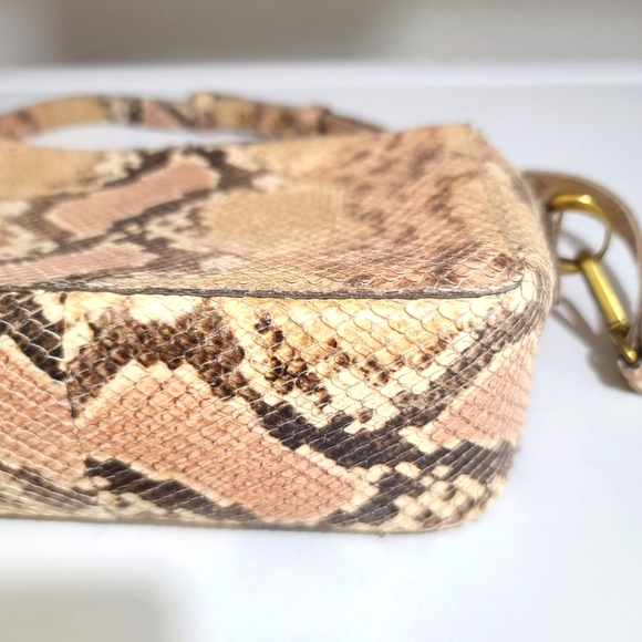 MADEWELL The Transport Camera Bag Snake Embossed Leather - Picture 12 of 14